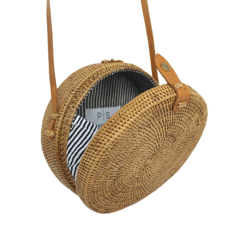 round straw bag